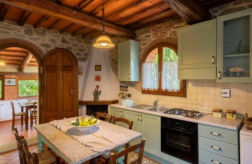 Montevarchi Villa | Stunning private villa with private pool, WIFI, TV, balcony, pets allowed and panoramic view