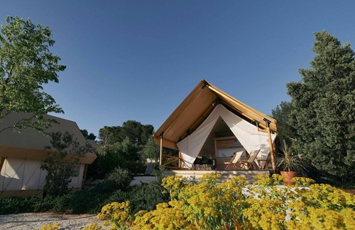 IJhorst House | Stunning private villa for 6 people with WIFI, A/C, pool, TV, terrace and parking