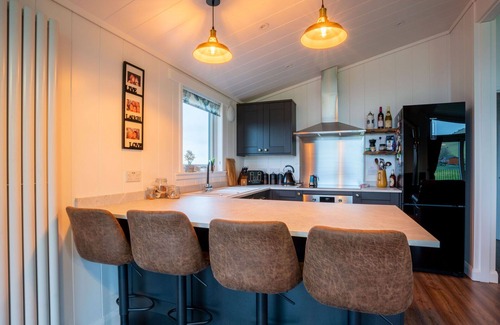 Kinross House | Stunning private villa for 6 people with WIFI, TV, balcony and parking
