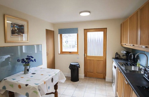 Drumnadrochit House | Stunning private villa for 6 guests with WIFI, TV and patio