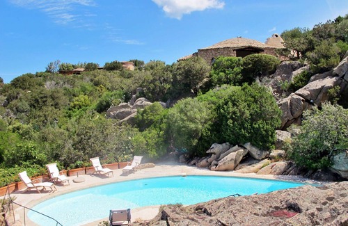 Capriccioli Villa | Stunning private villa for 6 guests with WIFI, A/C, private pool, TV, terrace and pets allowed