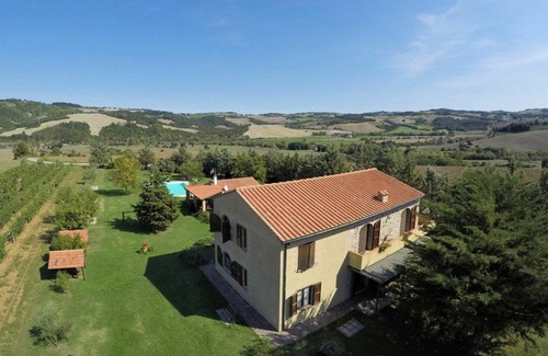Pomarance Villa | Stunning private villa with WIFI, private pool, TV, terrace, panoramic view and parking