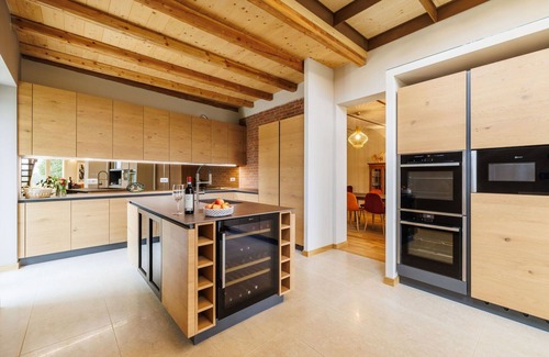 Monteu Roero Villa | Stunning private villa for 26 guests with WIFI, private pool, A/C, patio and parking, close to A.