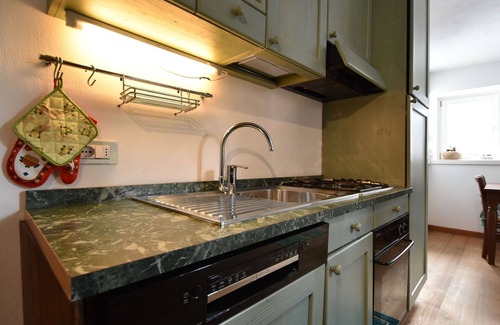 Madesimo House | Stunning private villa for 9 guests with WIFI, hot tub, TV, balcony, pets allowed and parking