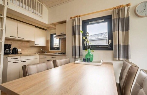Nunspeet House | Stunning private villa for 4 people with WIFI, pool, TV and terrace