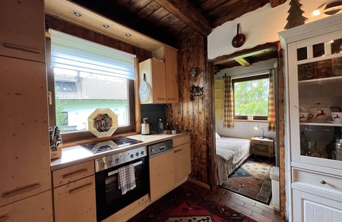 Bodental House | Stunning private villa for 5 guests with TV, pets allowed and parking