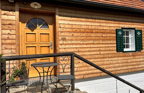 Sankt Anna am Aigen House | Stunning private villa for 2 guests with WIFI, patio and pets allowed