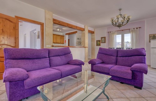 Urbanizacion La Mandarina House | Stunning private villa with WIFI, private pool, A/C, TV, terrace, pets allowed and parking