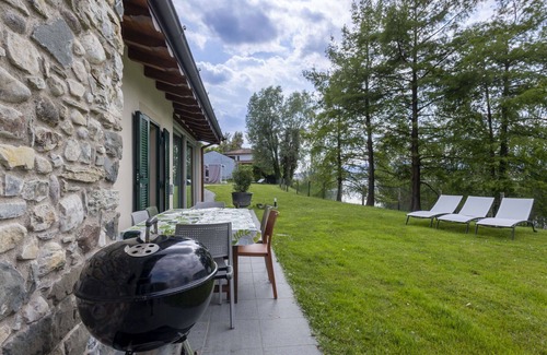 Cremignane Villa | Stunning private villa for 6 people with WIFI, A/C, private pool, TV, patio and pets allowed
