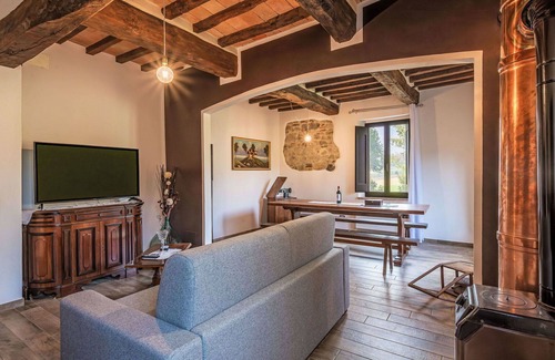 Todi Villa | Stunning private villa for 5 people with WIFI, private pool, TV, pets allowed and parking