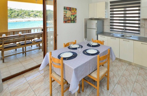 Zirje House | Stunning private villa for 8 guests with A/C, WIFI, TV, terrace, pets allowed and parking
