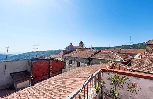 Oneglia House | Stunning private villa for 4 people with WIFI, terrace and parking