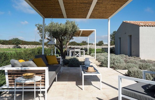 Ragusa Villa | Stunning private villa for 6 guests with A/C, WIFI, private pool, TV, patio and panoramic view