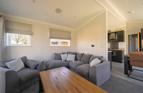 Biddinghuizen House | Stunning private villa for 4 guests with pool, WIFI, TV and terrace
