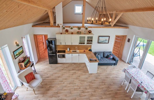 Kierwik House | Stunning private villa with WIFI, hot tub, TV, terrace, pets allowed, panoramic view and parking