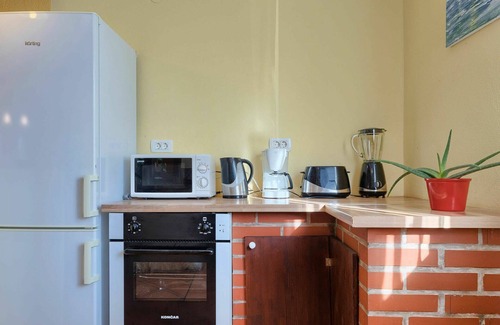 Kaldanija House | Stunning private villa with WIFI, hot tub, private pool, A/C, TV, terrace, pets allowed and park.