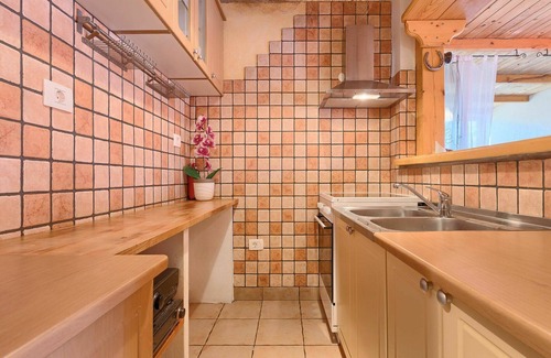 Kaldanija House | Stunning private villa with WIFI, hot tub, private pool, A/C, TV, terrace, pets allowed and park.