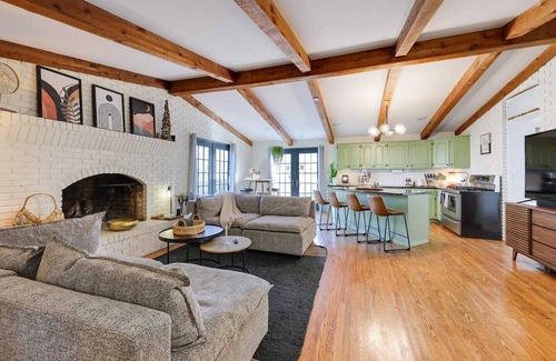 Shelbyville House | Stunning Property with loads of amenities. In ground pool, pet friendly, with photo opps galore!