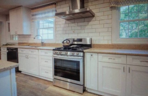 Rio Condo | Stunning Queen BR w/Bathroom & Overlooking Pond