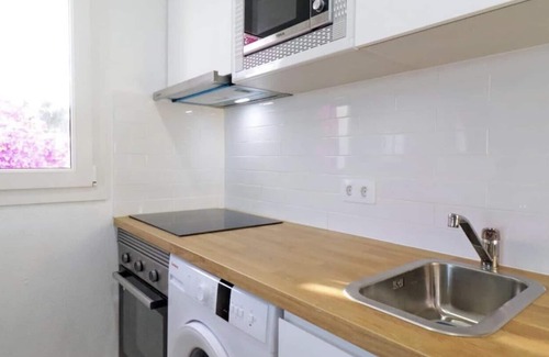 Matagorda Apartment | Stunning Refurbished 1 bedroom apartment