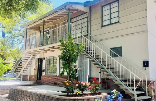 New Era Park Apartment | Stunning Remodeled Midtown Sacramento Apartment