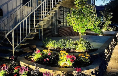 New Era Park Apartment | Stunning Remodeled Midtown Sacramento Apartment