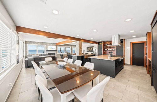 Orlando Beach Condo | Stunning Riverfront Views! W/Private beach access & Perfect Setting for Events 🌅