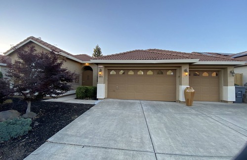 Rocklin House | STUNNING ROCKLIN HOME! 4BED,3 BATH,3 CAR GARAGE!