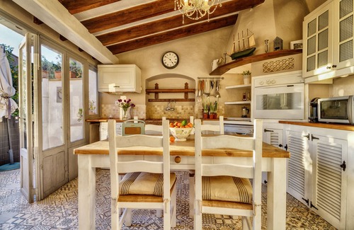 Fornalutx House | Stunning, romantic 1 Bedroom Property With Terrace