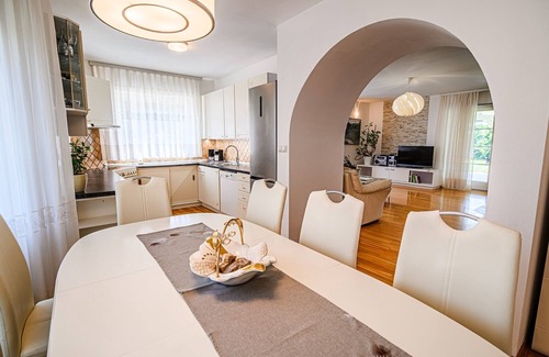 Brezice House | Stunning Rural Holiday Home with Garden and BBQ - Four Bedroom Holiday Home