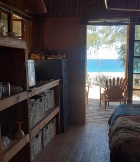 Inhambane House | Stunning sea view, charming beach cottage in Barra, Mozambique - 4x4
