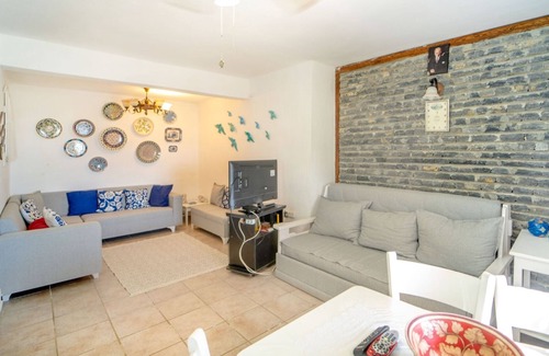 Dagbelen Villa | Stunning Sea View Villa w Garden, 5 min to Beach