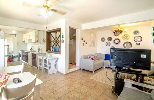 Dagbelen Villa | Stunning Sea View Villa w Garden, 5 min to Beach