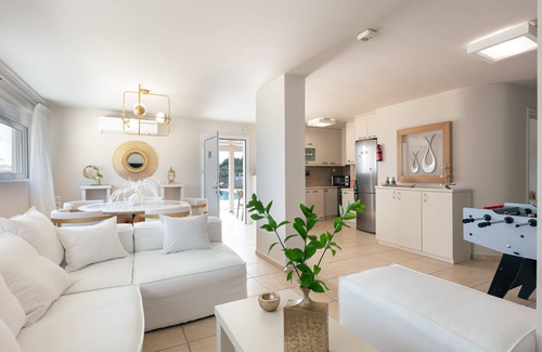 Sternes Villa | Stunning sea Vistas and Full Privacy Next to Marathi & Loutraki Beaches!
