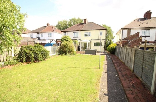 Scunthorpe House | Stunning Service Accommodation, Ideal Location Ashby Scunthorpe Sleeps upto 5