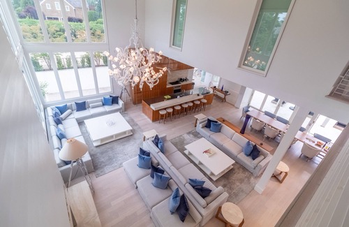 Village of Southampton House | Stunning Southampton Village Modern Home