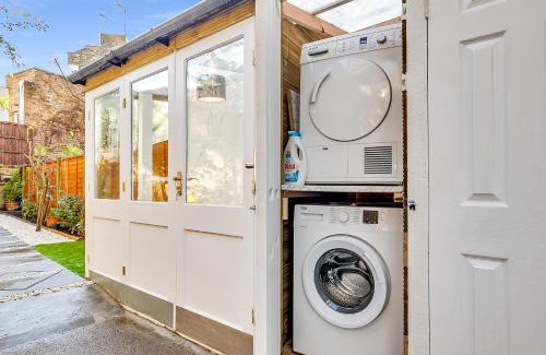 Mildmay Apartment | Stunning Studio in heart of LDN with garden
