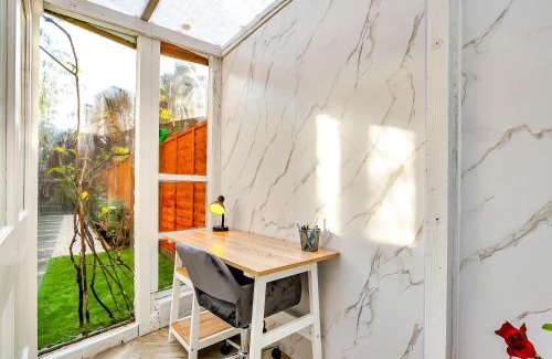 Mildmay Apartment | Stunning Studio in heart of LDN with garden
