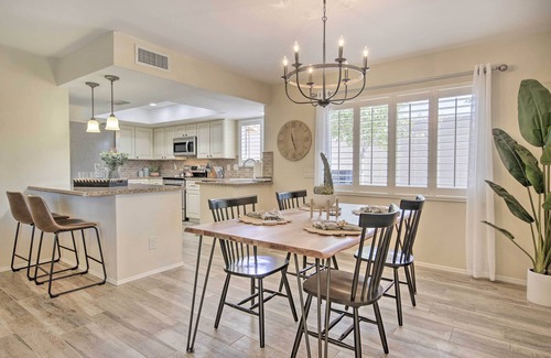 Cottonwood House | Stunning Sun Lakes Retreat < 1 Mi to Golfing!