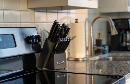 Sobro Apartment | Stunning Top-Floor 2BD Downtown Oasis!