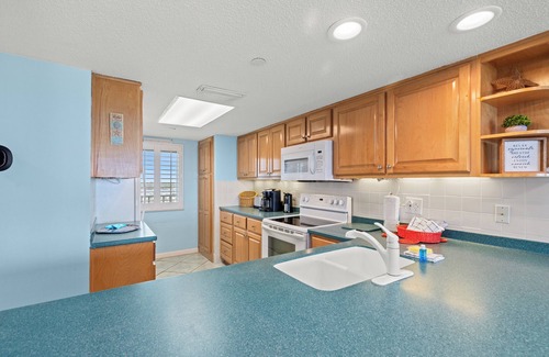 Lower Grand Lagoon Condo | Stunning Top-Floor 3BR Condo 1306 with Panoramic Gulf Views