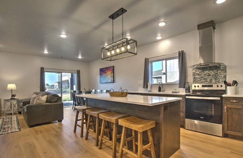 Garden City House | Stunning Townhome 23 at Waterdance-Indoor/Outdoor Pool & Rec Center, Sleeps 16!