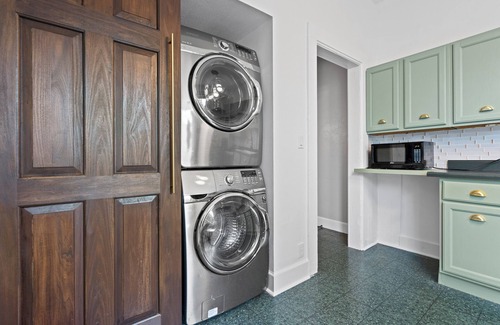 Brewers Hill House | Stunning Townhouse in an Amazing Location Near Fiserv, Baird Center, Lakefront