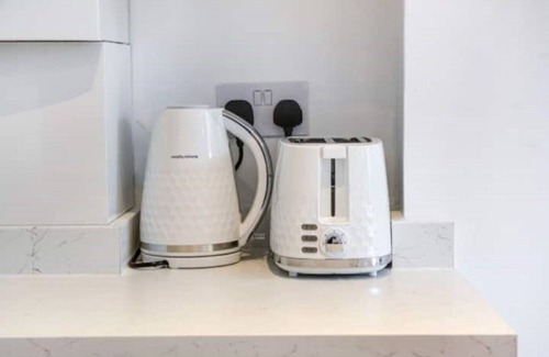West Brompton Apartment | Stunning two bed Garden Apartment in Central London