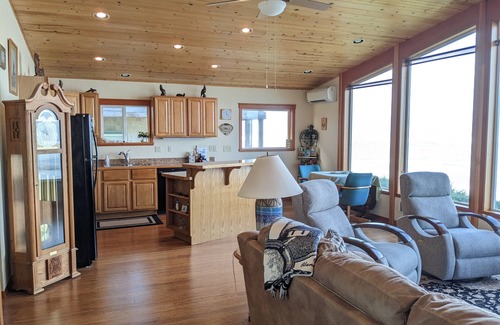 Waldport House | Stunning-Unimpeded Ocean, Beach, Bay, Bridge, & Peninsula Views w/Beach Access!