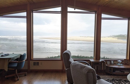 Waldport House | Stunning-Unimpeded Ocean, Beach, Bay, Bridge, & Peninsula Views w/Beach Access!