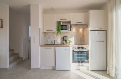 Sainte-Marie-Plage House | Stunning villa for 4 people with A/C, TV, terrace, pets allowed and parking