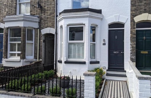 Norwich House | Stunning Victorian Terrace in the Golden Triangle