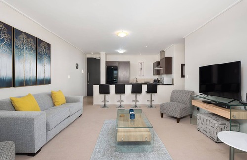 Century City Apartment | Stunning View, 2 Bedroom Apartment