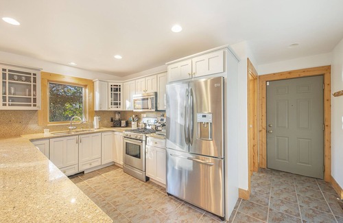 Alto House | Stunning View Beautiful Home on the Thornapple River